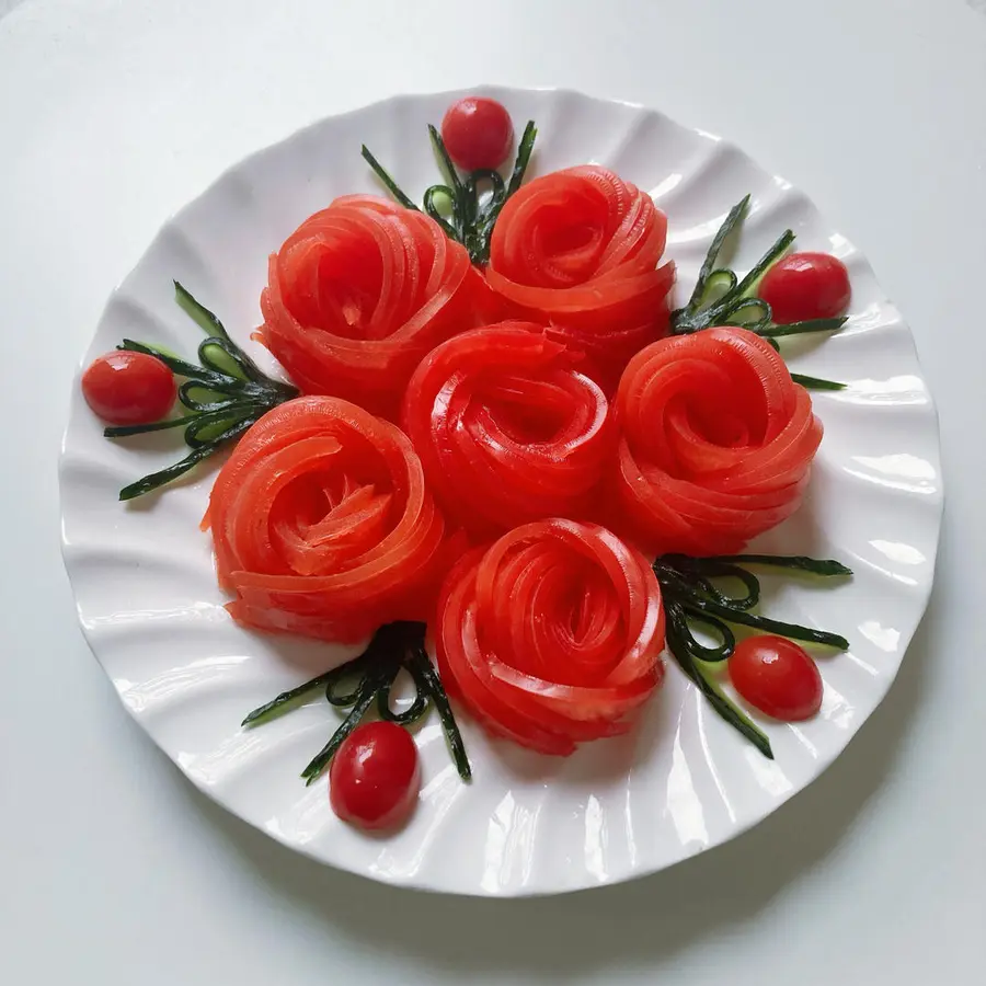 Chinese New Year's Eve vegetable flowers bloom rich ~ tomato roses step 0