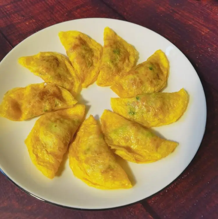 !ï¸ Chinese New Year's Eve Dinner! !ï¸ Golden Egg Dumplings step 0