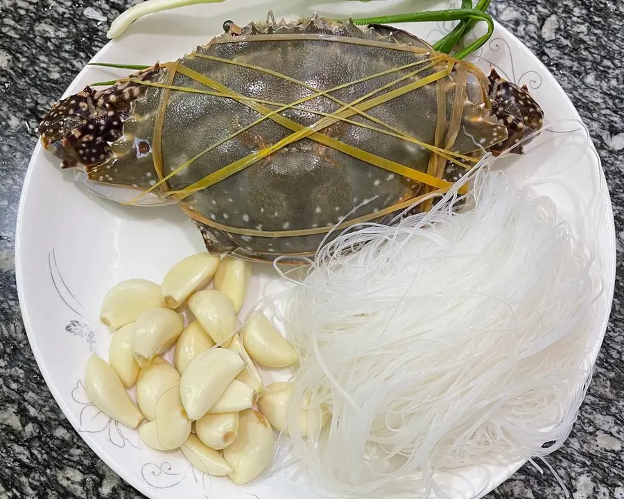 Chinese New Year's Eve Dinner Steamed Red Paste Barracuda Crab with Garlic Vermicelli Come and learn from me the super detailed steps step 0