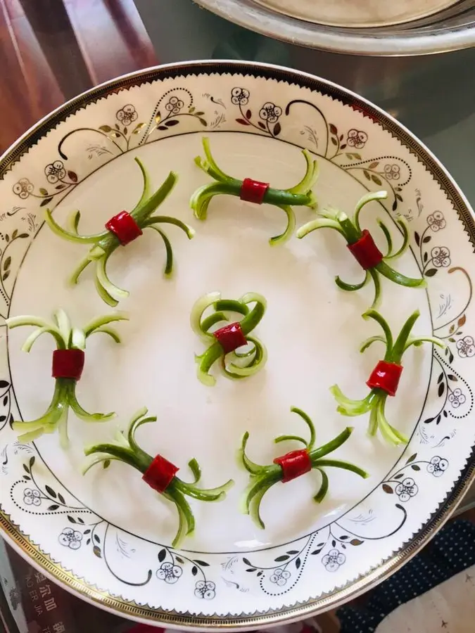 Chinese New Year's Eve dinner plate decoration 