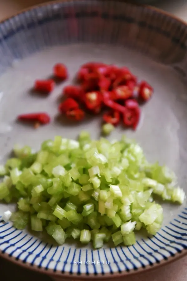 Chinese New Year's Eve dinner can have it â€¢ The best part of the cow - spring beef step 0