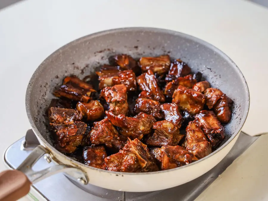 0 difficulty Chinese New Year's Eve dinner, plum ribs if it is very delicious step 0