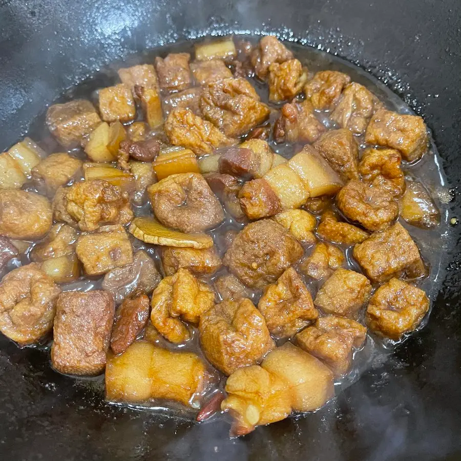 Childhood memories of the post-70s and 80s, fried tofu with braised pork have a dish that is considered a big family, and it may only be eaten during the New Year step 0