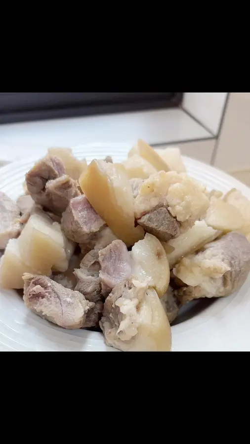 Chinese New Year's Eve show your hand at dinner!! ã€Pig's trotters for twoã€‘No pressure cooker version step 0