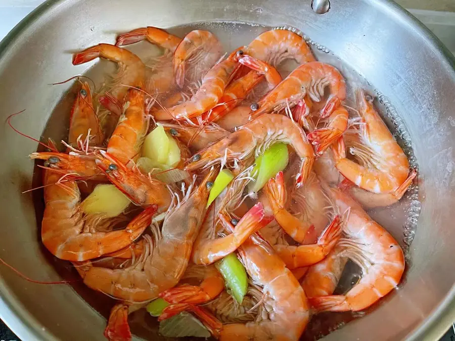 The auspicious Chinese New Year's Eve dish â—ï¸ giant simple âœ¨ lucky lantern shrimp is delicious and beautiful step 0