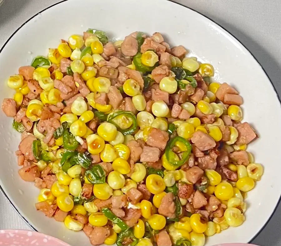 Green pepper, ham, corn - a home-cooked dish with super rice step 0