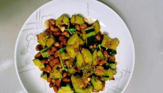 Appetizer: Pat cucumber and peanuts