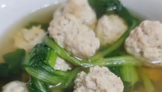 The novice novice challenges 100 home-cooked dishes such as green vegetable meatball soup