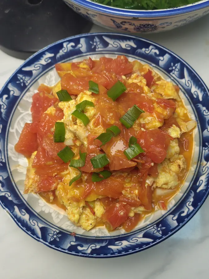 Scrambled eggs with tomatoes (salty)