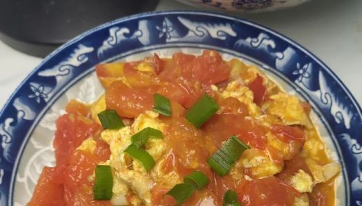 Scrambled eggs with tomatoes (salty)