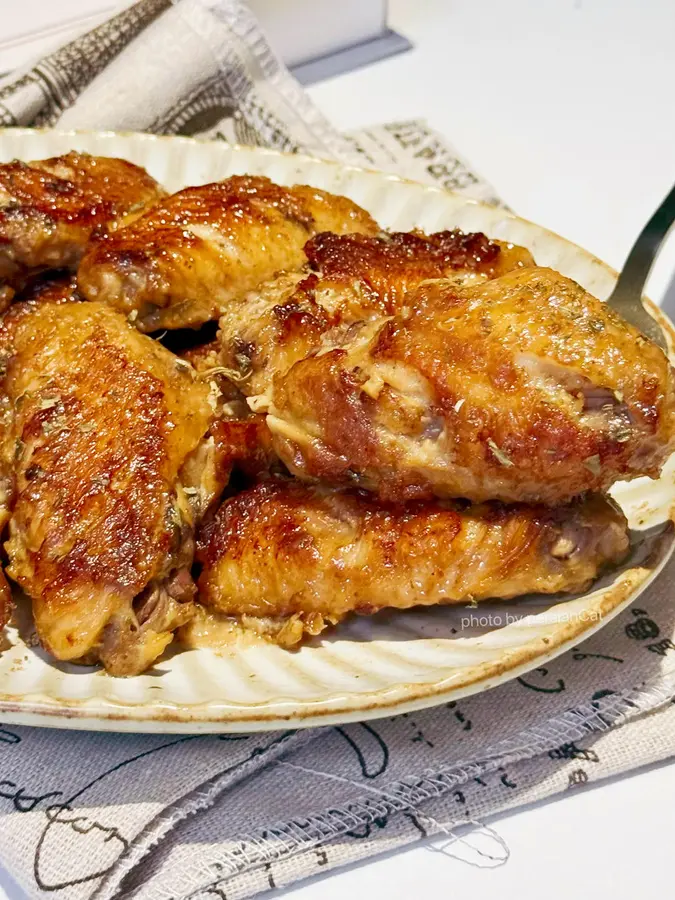 The salt-and-pepper chicken wings of the giant rice are crispy and fragrant step 0