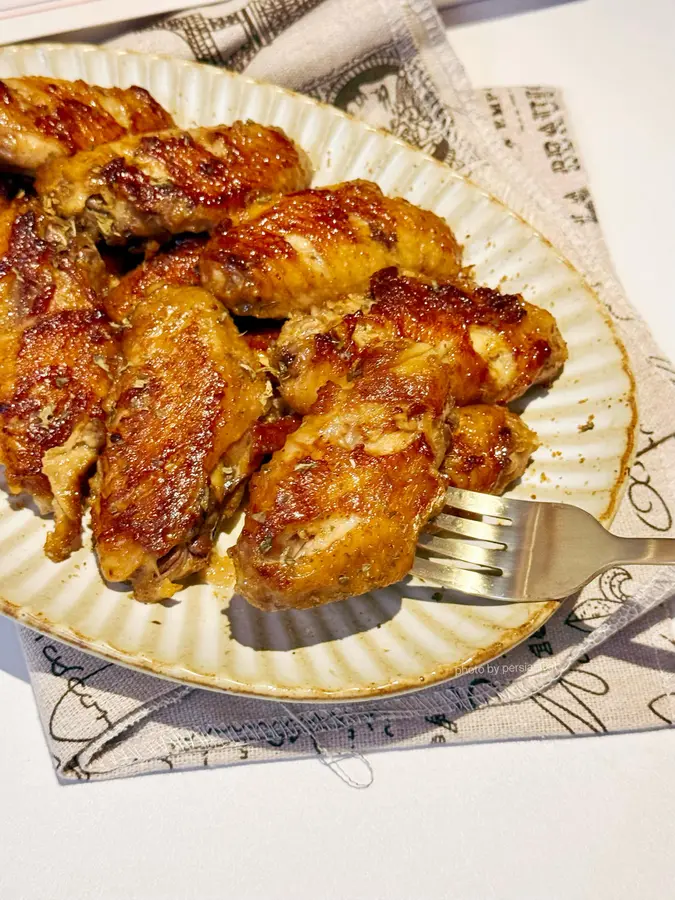 The salt-and-pepper chicken wings of the giant rice are crispy and fragrant step 0