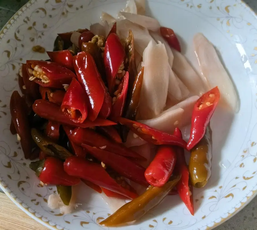 Home Cooking - Pickled Pepper Pork Liver step 0