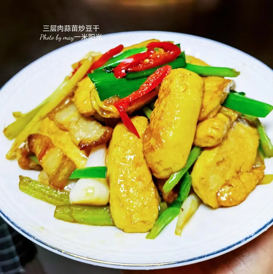 Home-cooked ~ three-layer fried tofu with garlic sprouts