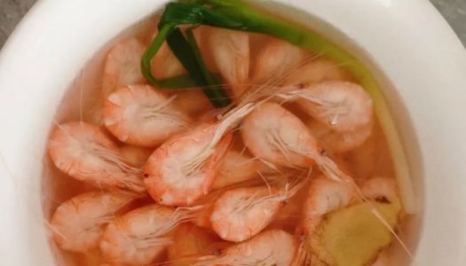 Home-cooked brine shrimp New Year's family feast