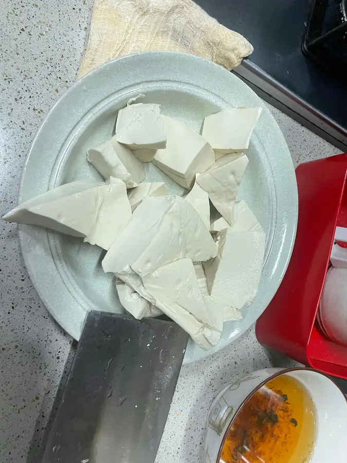 Jiangxi home cooking|fried tofu step 0