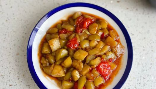 Roasted eggplant with tomatoes (home cooking)