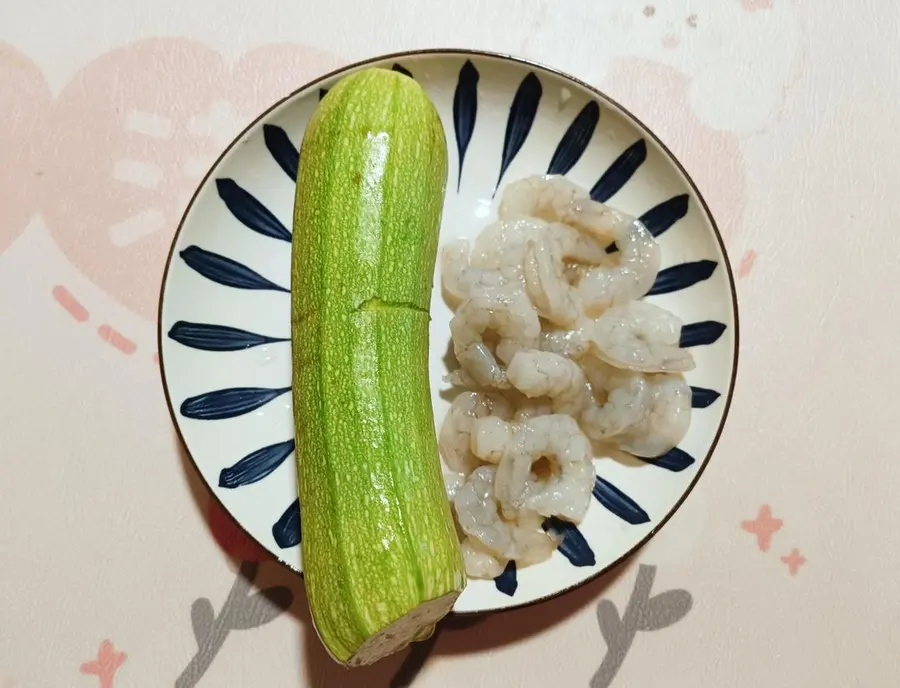 [Stir-fried shrimp with zucchini] is a simple and fast home-cooked dish, and it is easy for novices to make step 0