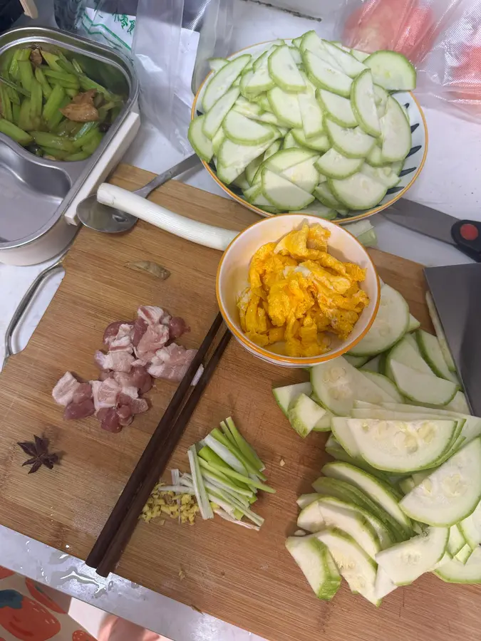 Zucchini stir-fried meat and scrambled eggs ~ 0 cooking skills will make home-cooked dishes step 0