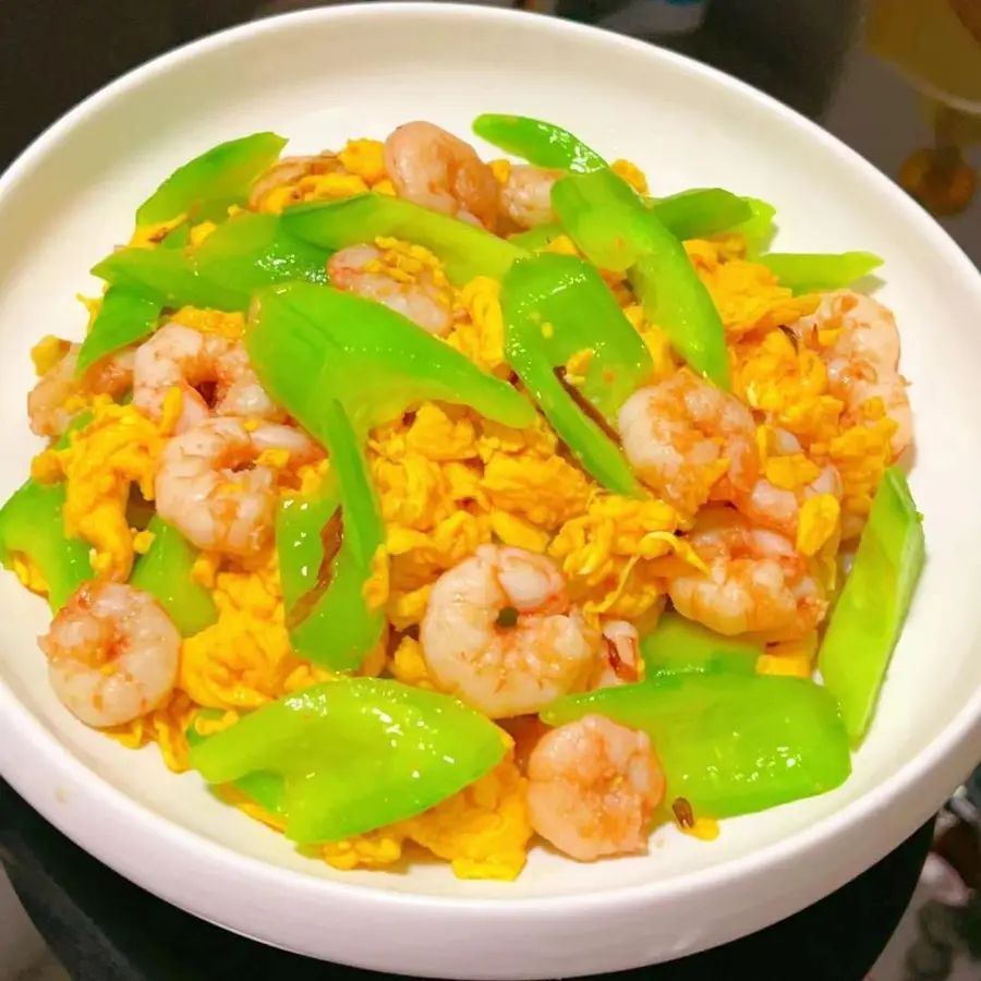 Stir-fried shrimp with  cucumber (cherry blossom shrimp) step 0