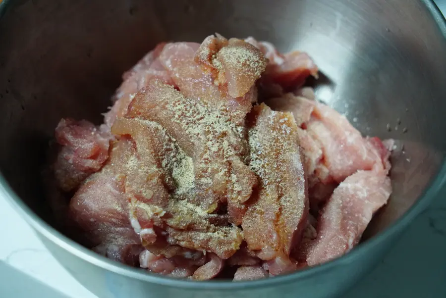 Boiled meat slices step 0