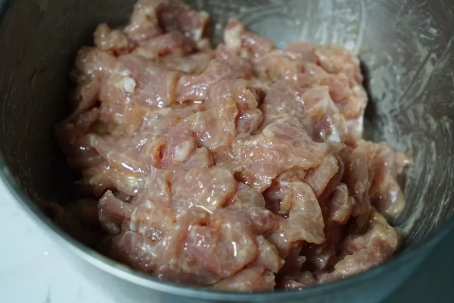 Boiled meat slices step 0