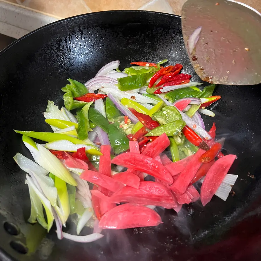 Stir-fried pork liver (home cooking) step 0