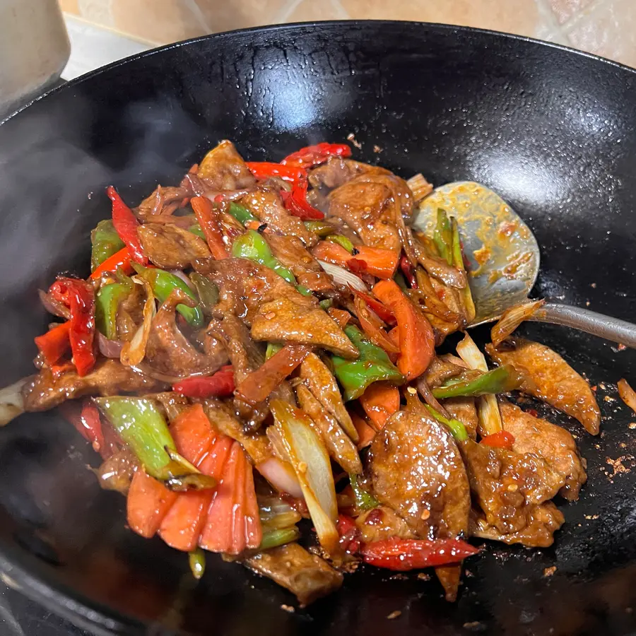 Stir-fried pork liver (home cooking) step 0