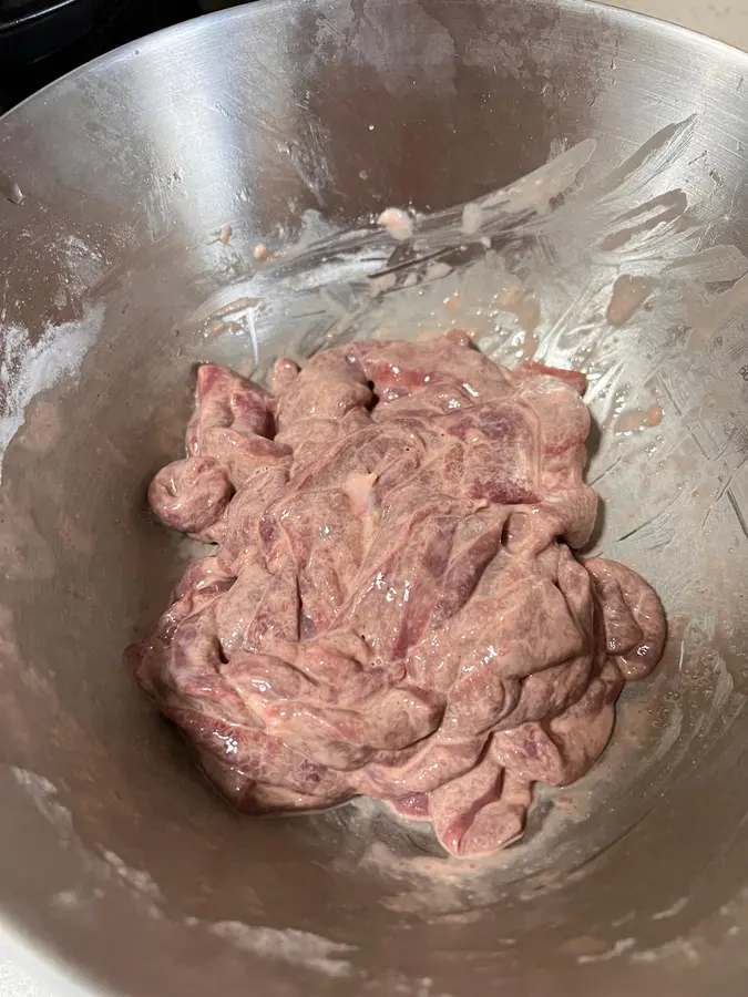 Stir-fried pork liver (home cooking) step 0