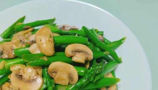 Stir-fried asparagus with mushrooms