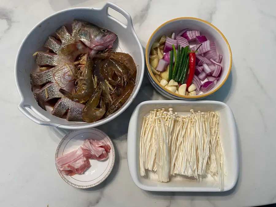 Shrimp and sea bass pot (fresh eyebrows) step 0