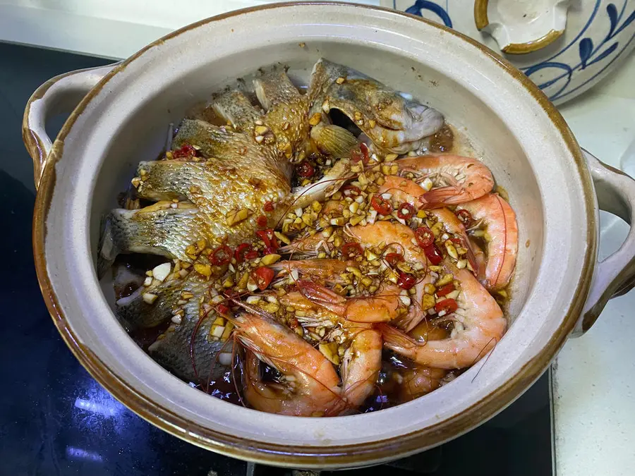 Shrimp and sea bass pot (fresh eyebrows) step 0