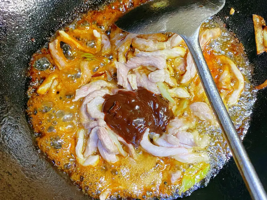 Home-cooked ~ shredded pork and stir-fried garlic step 0