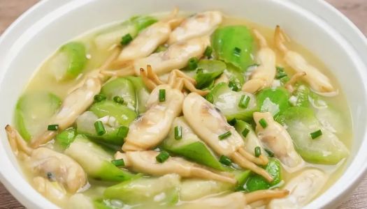 Fried razor clams with loofah