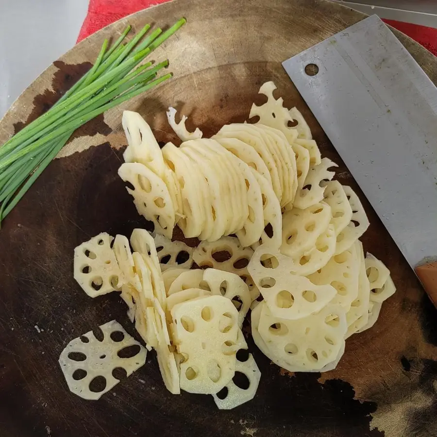 Appetizer home cooking - sweet and sour lotus root slices step 0