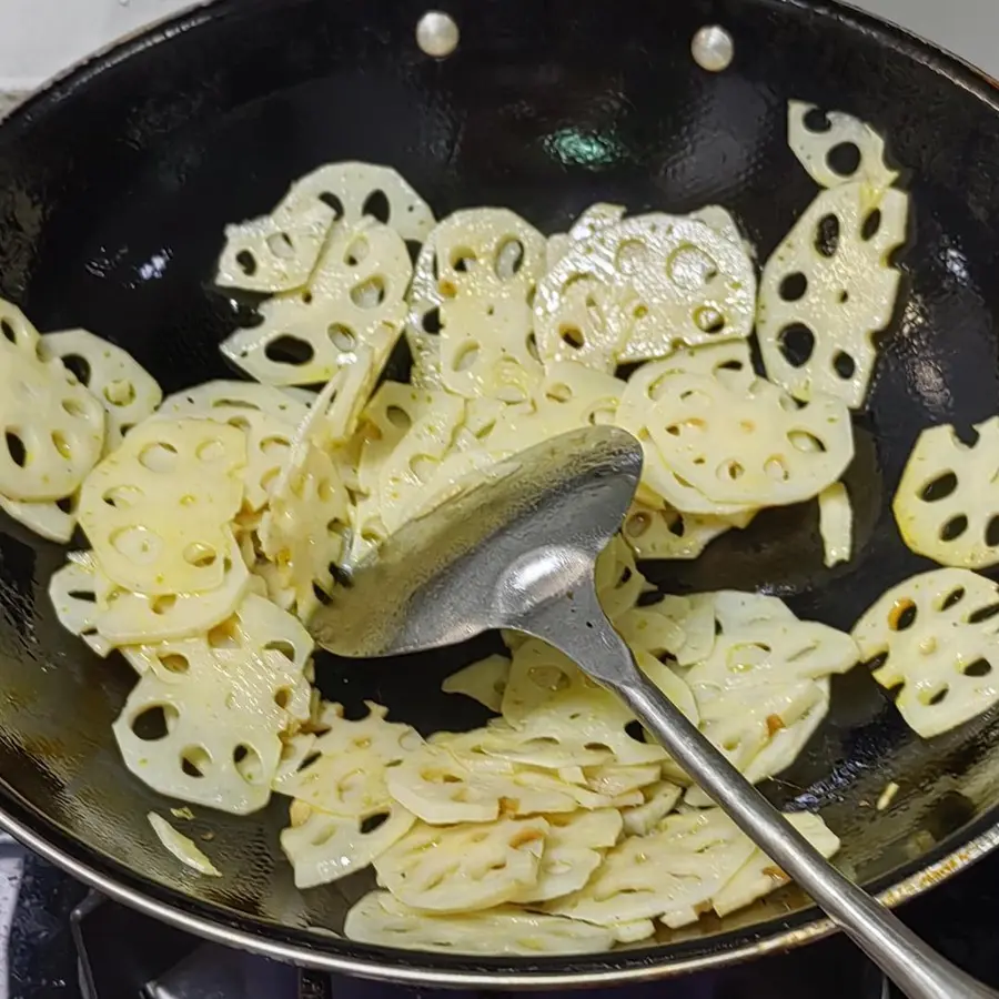 Appetizer home cooking - sweet and sour lotus root slices step 0