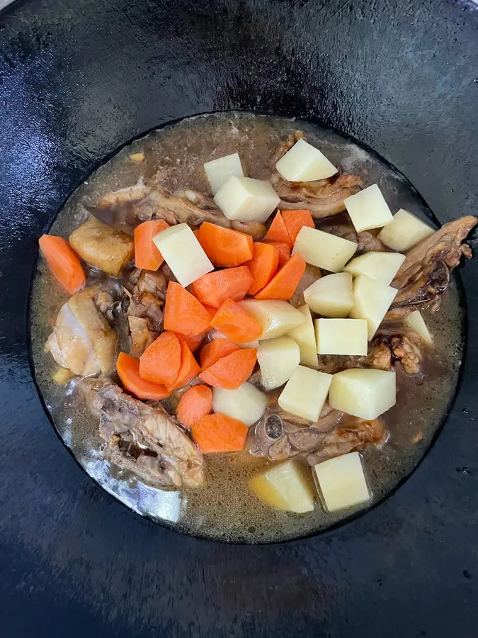 Children love to eat the next meal - braised chicken thighs step 0