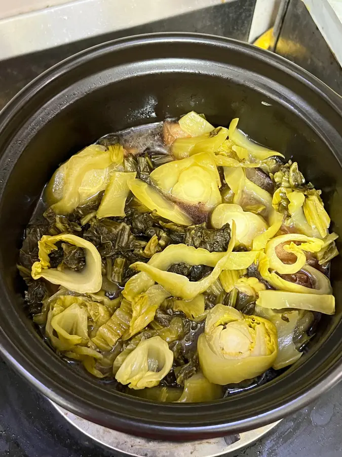 Fragrant and not greasy, huge rice - sauerkraut braised pork step 0