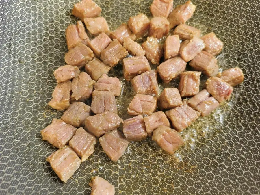 Beef cubes with oyster mushrooms step 0