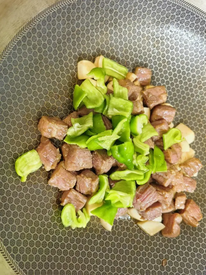 Beef cubes with oyster mushrooms step 0