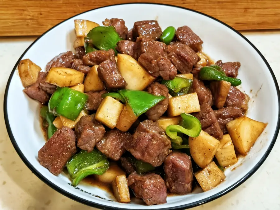 Beef cubes with oyster mushrooms