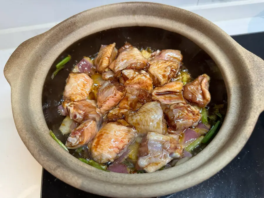 Chicken pot with jelly - a quick dish step 0