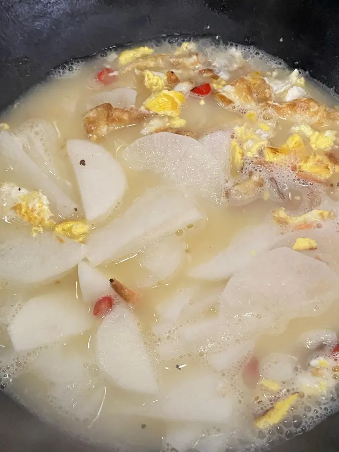 White radish egg soup ~ a simple and quick dish that is perfect for cleaning up leftovers in the refrigerator! step 0