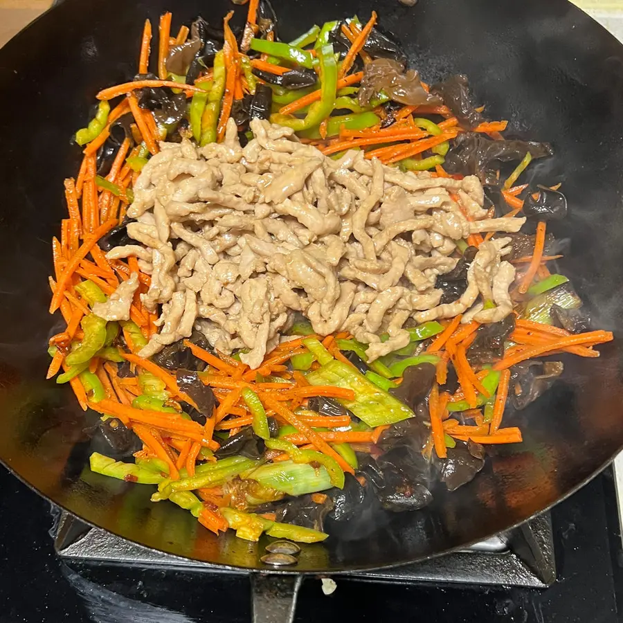 Fish-flavored shredded pork step 0