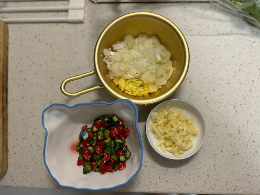 Kuaishou dish - braised prawns in oil step 0