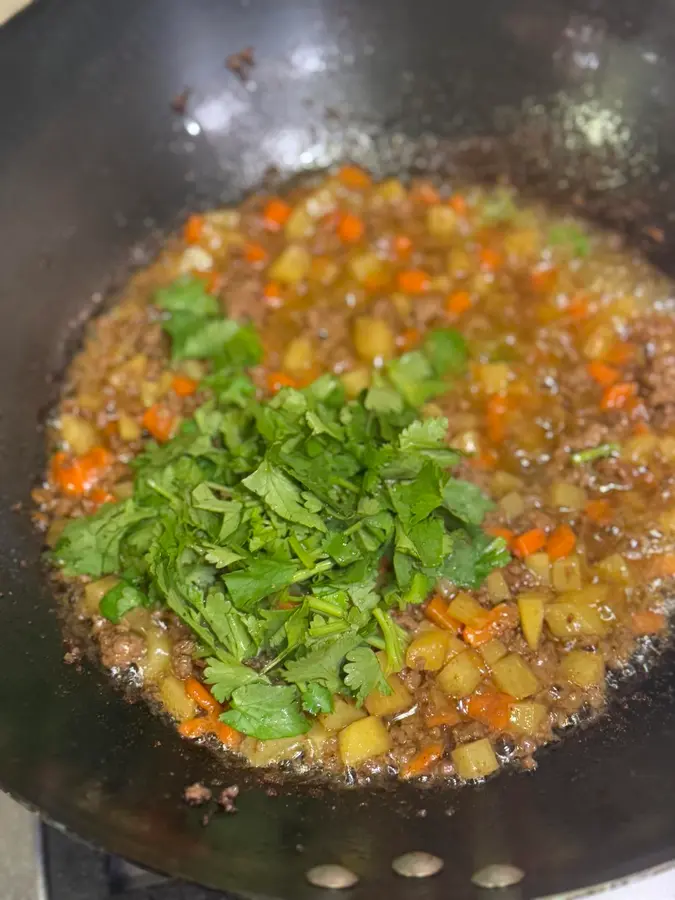 Children's favorite fast dish - curry potatoes, carrots, beef cubes step 0