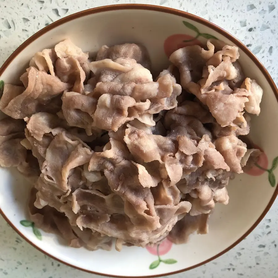 Stir-fried lamb with green onions step 0