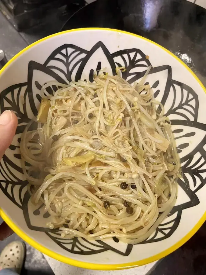 Fresh and delicious ~ rattan pepper boiled black fish fillet (slightly spicy) - pot ring fast food step 0