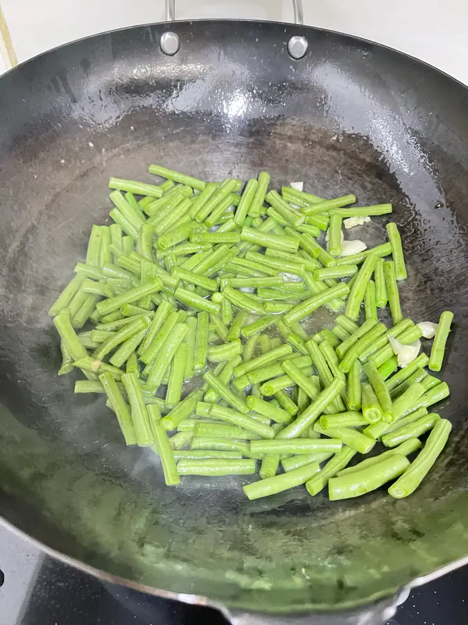 Stir-fried beans with fast dish golden pork strips step 0