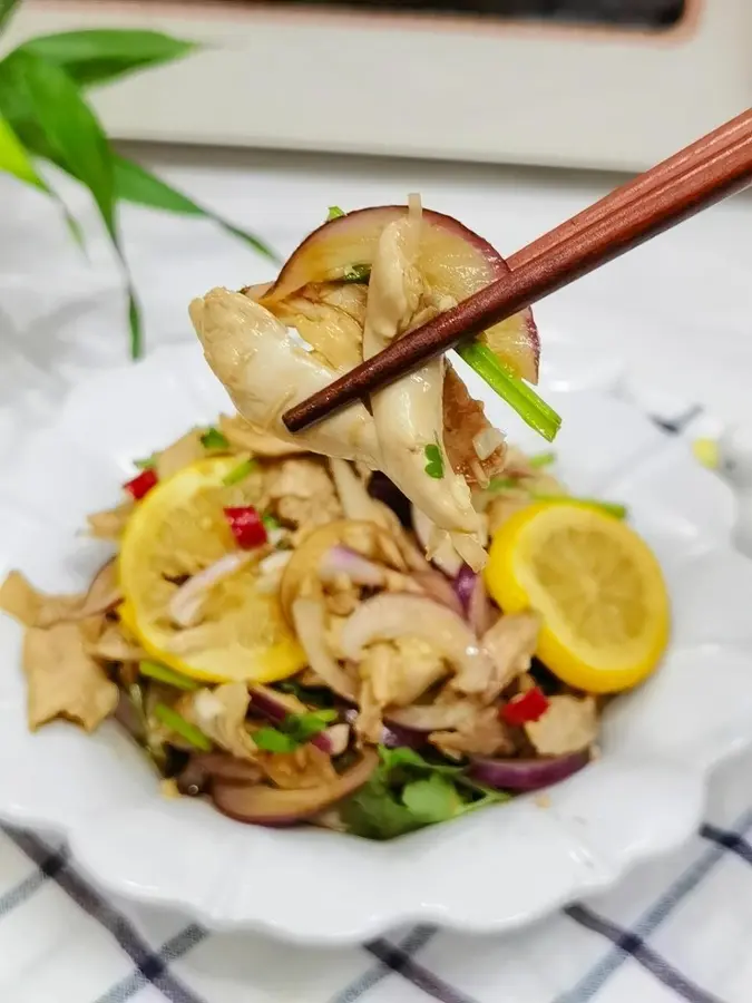 Microwave fast food! Ten minutes to unlock Lemon Shredded Chicken step 0